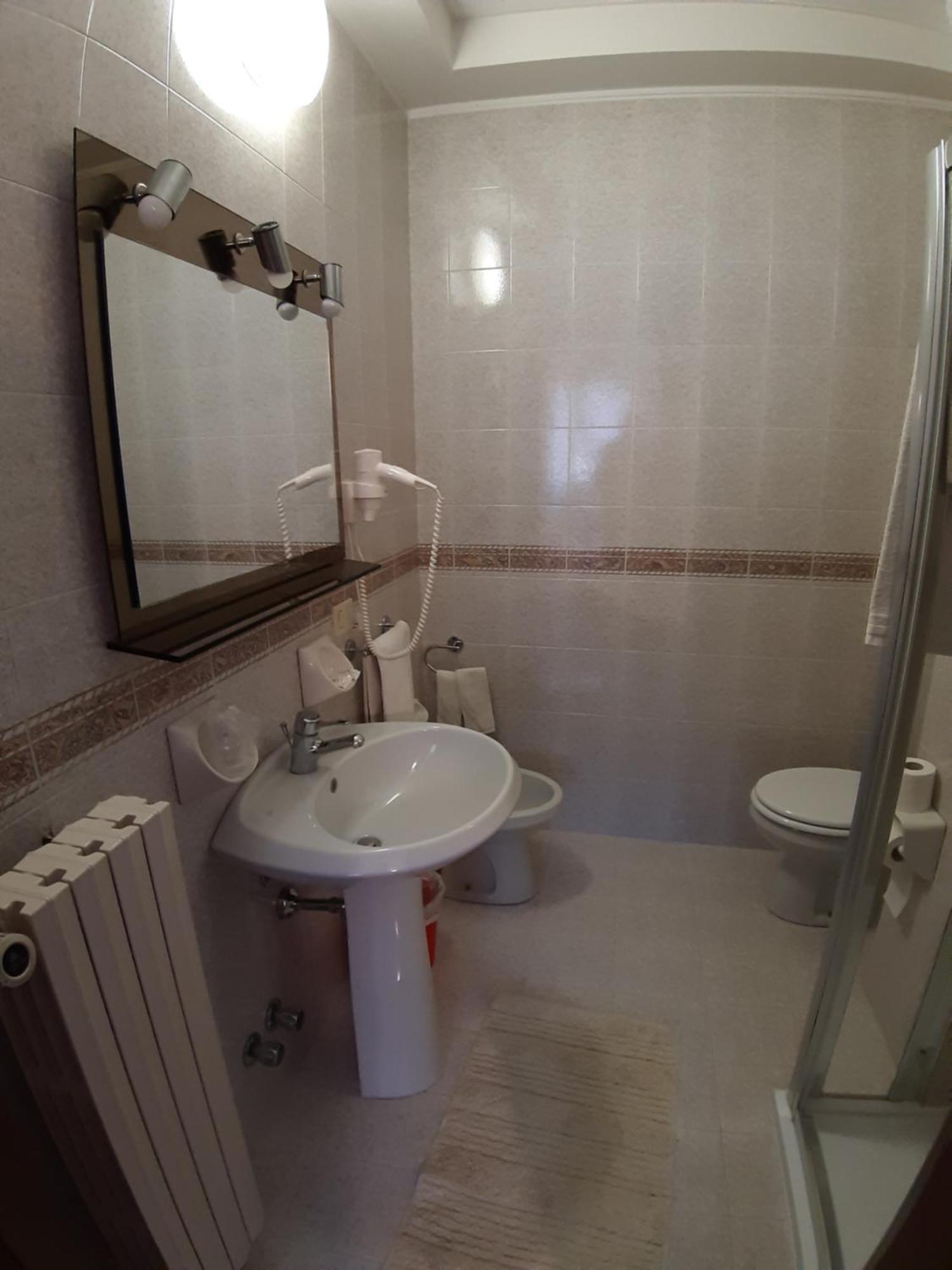 Hotel Ristorante Centrale Vestone Δωμάτιο φωτογραφία